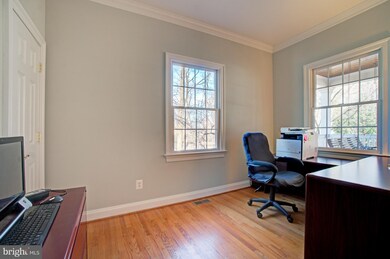 236 Manvell Rd SE, Vienna, VA 22180 - photo 5