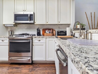 38858 Lobelia Cir, Palm Desert, CA 92211 - photo 2