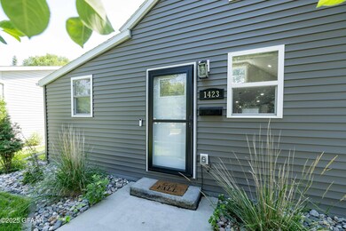 1423 7th Ave N, Grand Forks, ND 58203 - photo 7