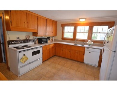 100 Pomeroy Ln, Amherst, MA 01002 - photo 7