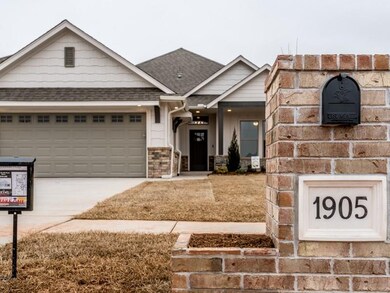 1905 NE 26th St, Moore, OK 73160 - photo 2