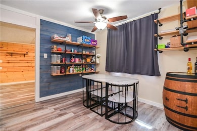 EAT-IN KITCHEN