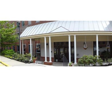 Island Terrace unit 137, Saco, ME 04072 - photo 2