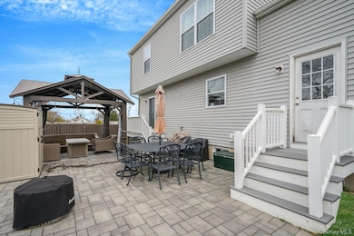 66 Locust Dr, Kings Park, NY 11754 - photo 4