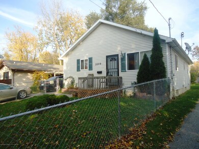 3509 Burchfield Dr, Lansing, MI 48910 - photo 2