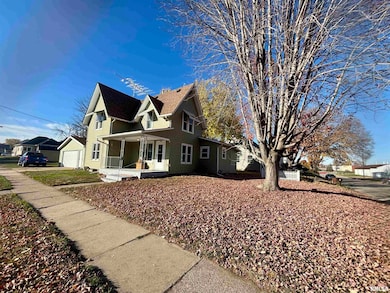 202 W Apple St, Maquoketa, IA 52060 - photo 2