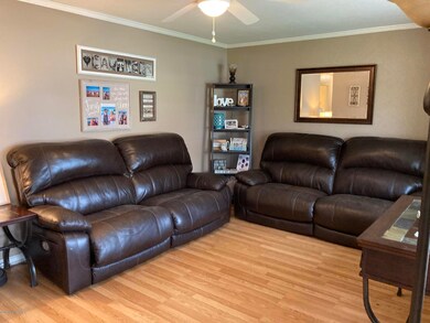 B459FE81-55C5-4E4D-8E98-972EBCE44D51