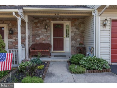 459 Berkshire Dr, Souderton, PA 18964 - photo 2
