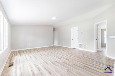 508 Beacham Ct W, Macon, GA 31216 - photo 5