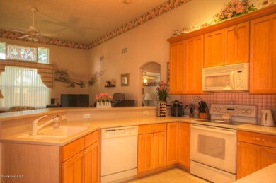 Sykes Loop Dr 206 - Kitchen