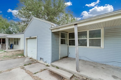 2528 S Twin Oaks St, Wichita, KS 67216 - photo 2