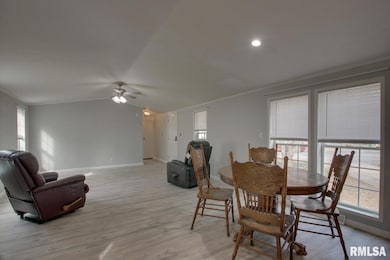 1512 Dewees Ave, Quincy, IL 62305 - photo 3