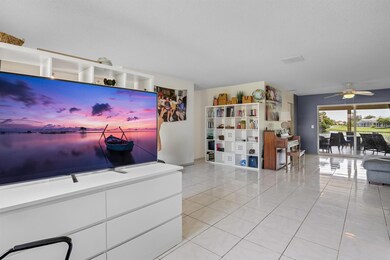 2554 SW 23rd Cranbrook Dr, Boynton Beach, FL 33436 - photo 7