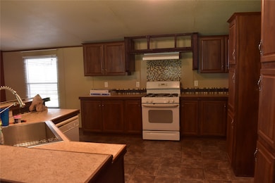 101 N Southwind Trail, Cleveland, TX 77328 - photo 4