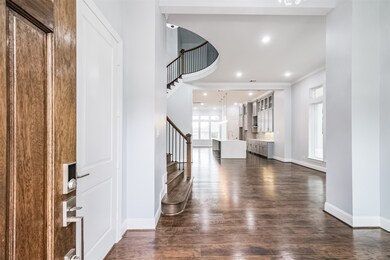 825 W 30th St, Houston, TX 77018 - photo 4