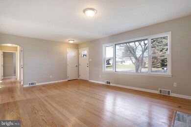 17917 Oak Ridge Dr, Hagerstown, MD 21740 - photo 6