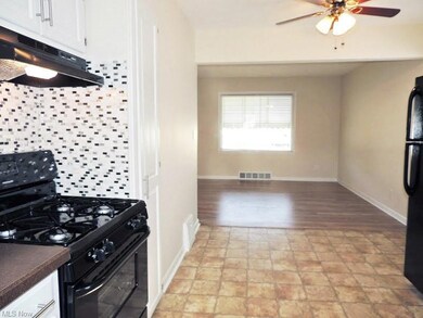 1531 Mapledale Rd, Wickliffe, OH 44092 - photo 5