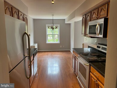 3332 Spring Ln unit C-24, Baileys Crossroads, VA 22041 - photo 4