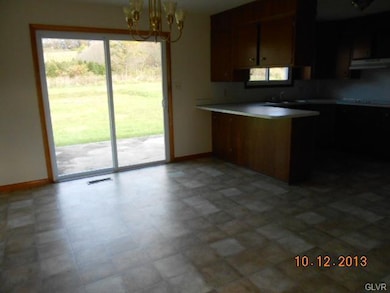 302 Walnut St, Lehighton, PA 18235 - photo 4