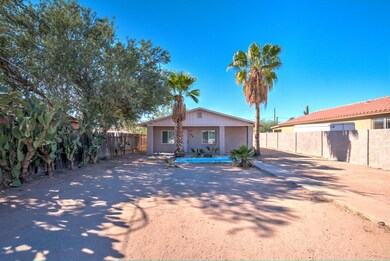 304 S Main Dr-2