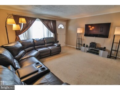 815 Wedgewood Dr, Lansdale, PA 19446 - photo 4