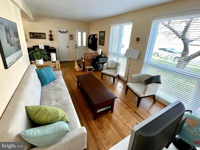 46 E Taylor Run Pkwy, Alexandria, VA 22314 - photo 3