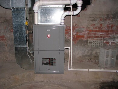 106 W Daggy St, Tuscola, IL 61953 - photo 5