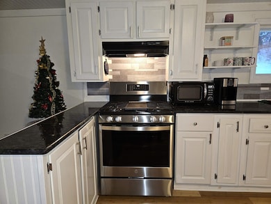 1025 Mountainview Ave, Charlestown, NH 03603 - photo 3