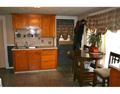 27 Lake St, Uxbridge, MA 01569 - photo 4