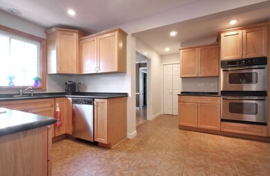 1220 E Prairie Ave, Des Plaines, IL 60016 - photo 3