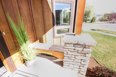 Roderick_Porch 1