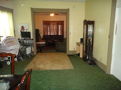 Dining Room Owner s unit: Expansive dining room lo