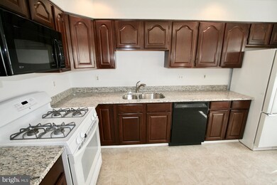 6319 Tisbury Dr, Burke, VA 22015 - photo 6