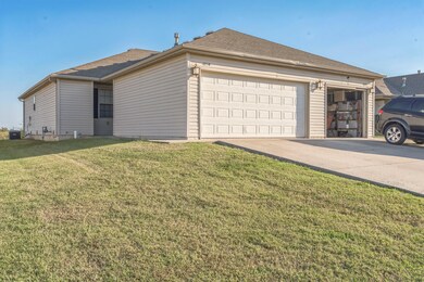 405_W_Summit_St_unit_b_Aurora_MO_65605_U