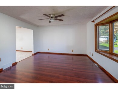 128 Gerald Ave, Reading, PA 19607 - photo 2