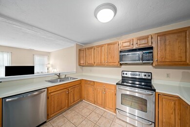 46 Hobart Ln, Rockland, MA 02370 - photo 4