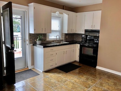 38 Gould St unit 2, Newport, RI 02840 - photo 4