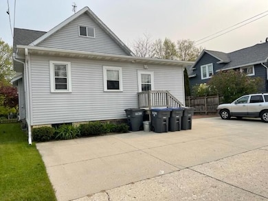 906 Union Ave, Sheboygan, WI 53081 - photo 2