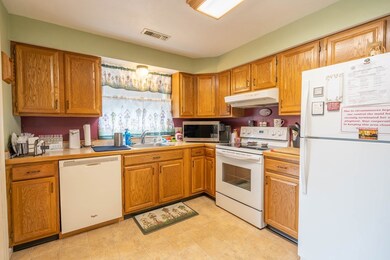 4 Crestview Dr unit 62, Spencer, MA 01562 - photo 4