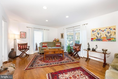 9841 Meadowcroft Ln, Montgomery Village, MD 20886 - photo 4