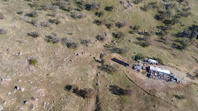 40885 Cornflower Ln, Yokuts Valley, CA 93675 - photo 6