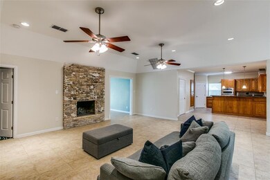 621 Avinell Dr, Bedford, TX 76022 - photo 4