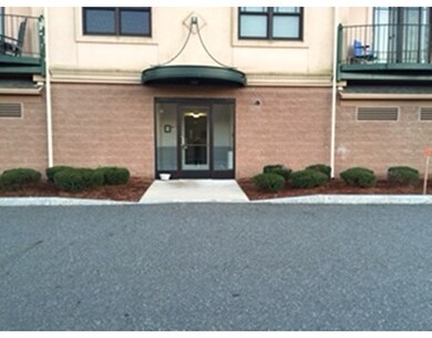 558 E Merrimack St unit 30, Lowell, MA 01852 - photo 4