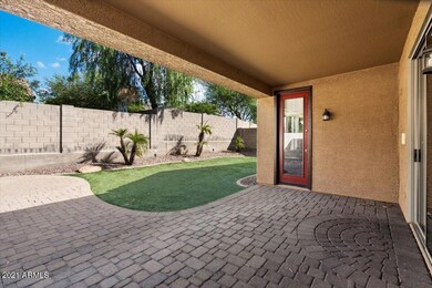 2570 Artificial Grass & Large Covered Pa