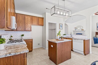 2015 Brentwood Dr, Alvin, TX 77511 - photo 7