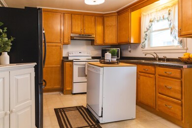 7 Cedar St, Saint Albans, VT 05478 - photo 5