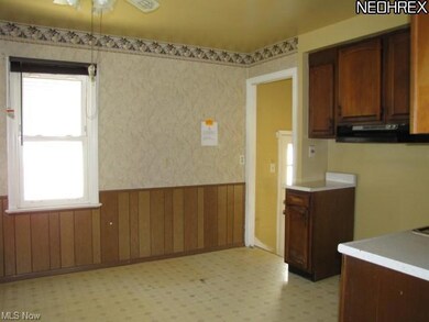 Eat in Kitchen.