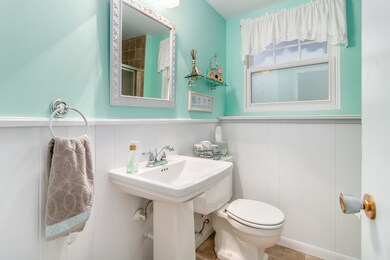 204 Sycamore Dr, Naperville, IL 60540 - photo 7