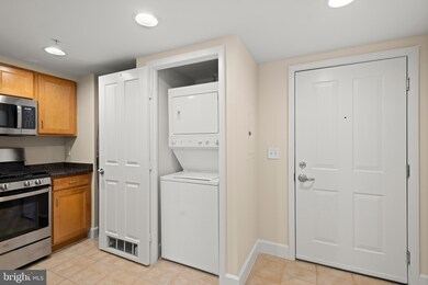 1205 N Garfield St unit 910, Arlington, VA 22201 - photo 7