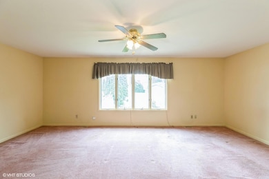 02_1841WAshSt_10001_LivingRoom_Large